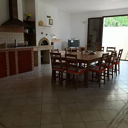 Holiday home Il Glicine Cerfignano